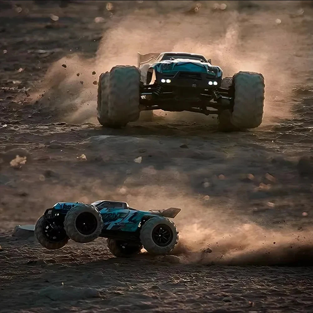 SUCHIYURC One to Sixteen ScaleModel 4WD RC Car With LED